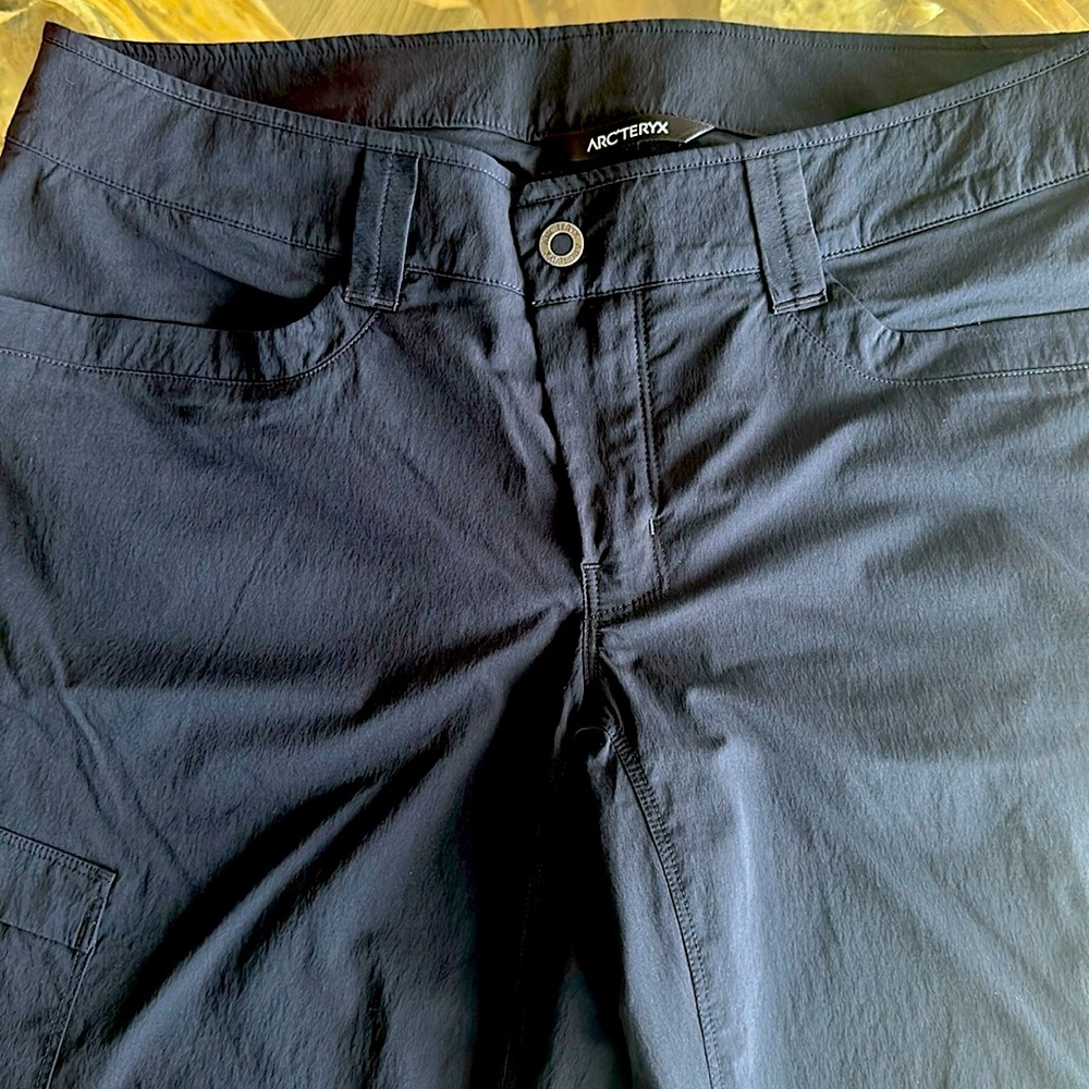 Arc’teryx Black Parapet Hiking Pant 12